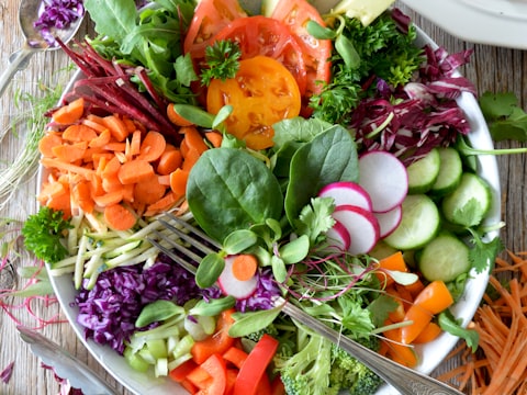 Fresh and tasty keto vegetable bowl